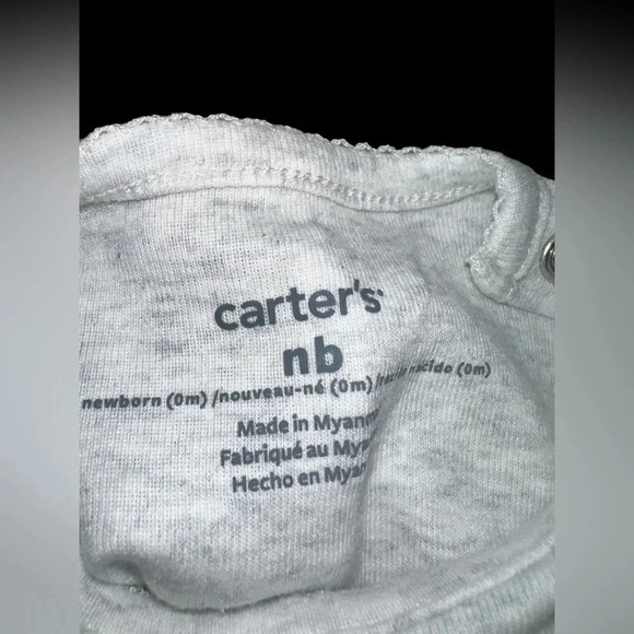 Baby Carter’s 2-Piece Butterfly Bodysuit and Pant Set size NB - Picture 3 of 5